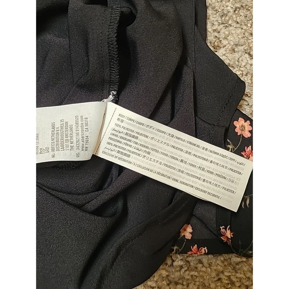 Hollister Black Ultra High Rise Mini Skirt Pink Floral Print XS Lined Summer